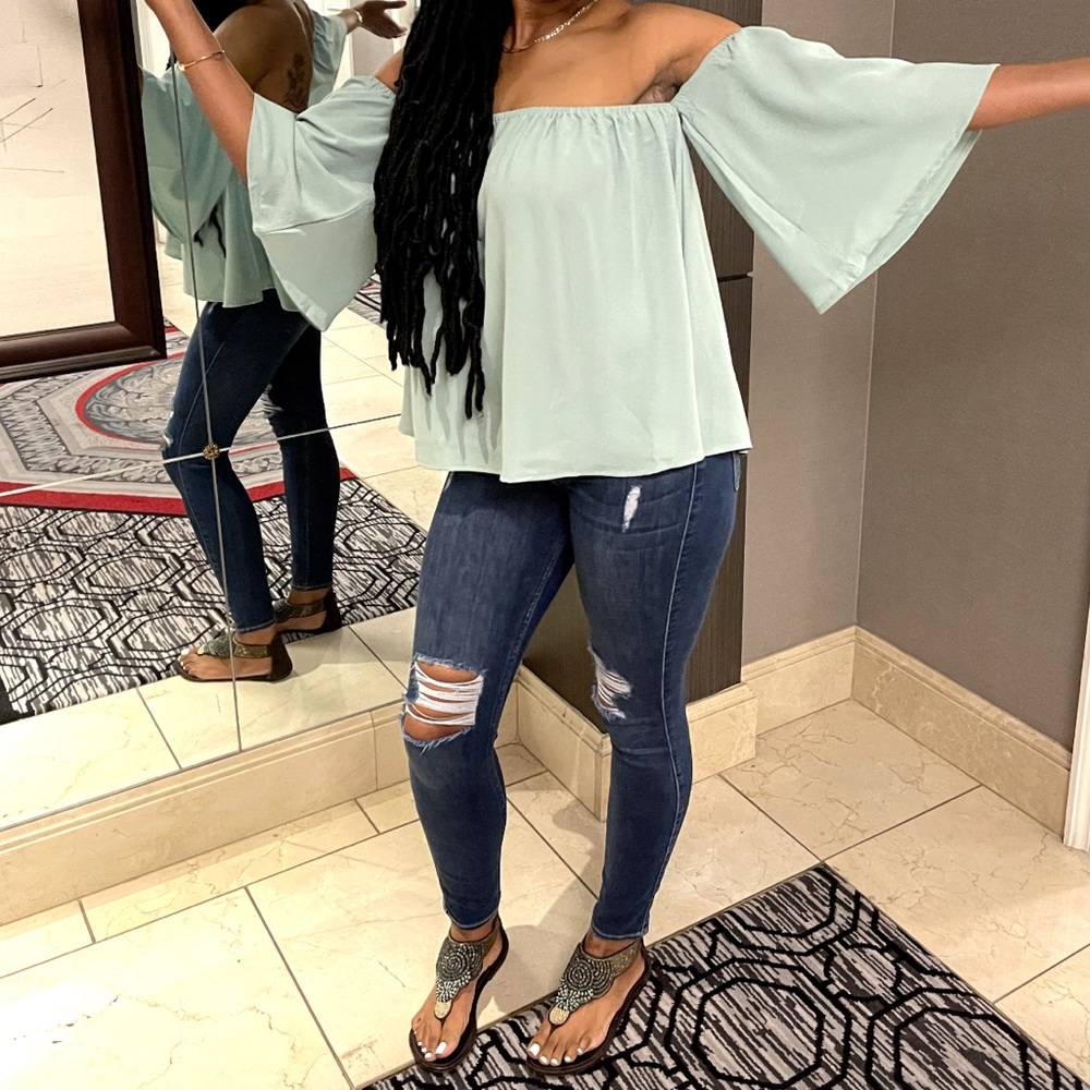 Bluetime off the shoulder mint green top size small